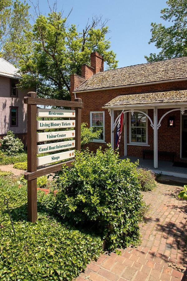 Country Squire Inn And Suites Coshocton المظهر الخارجي الصورة