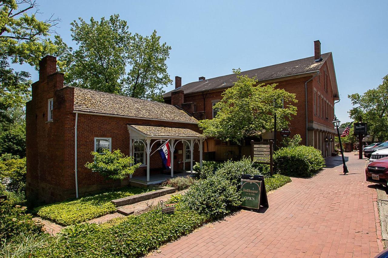 Country Squire Inn And Suites Coshocton المظهر الخارجي الصورة