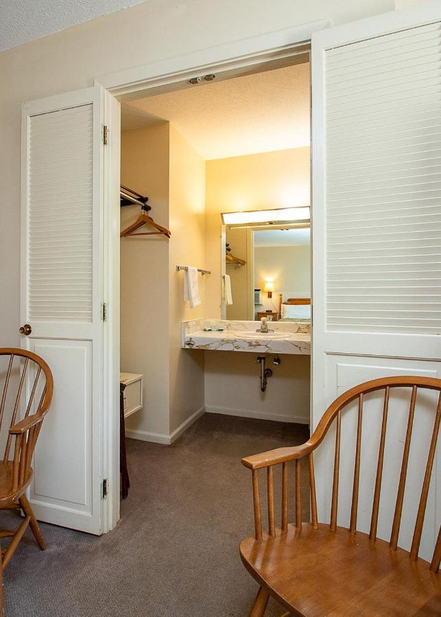 Country Squire Inn And Suites Coshocton المظهر الخارجي الصورة
